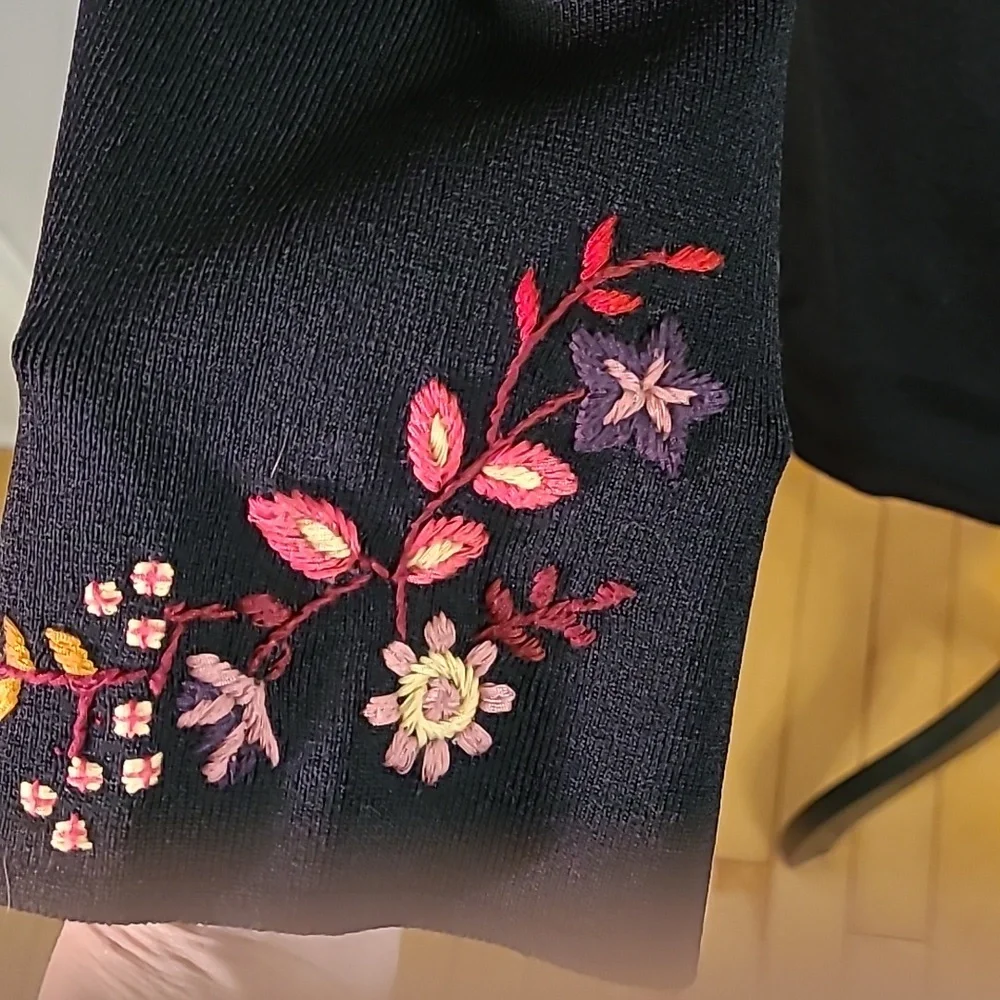 Embroidered Sweater - Picture 4 of 7